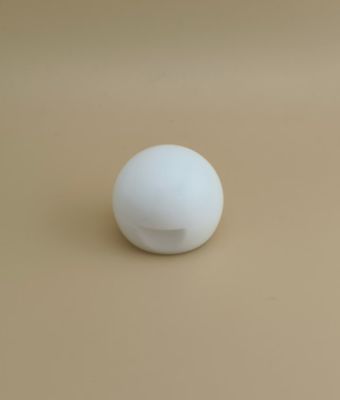 Белая пластиковая гладкая сферическая крышка для косметических бутылок