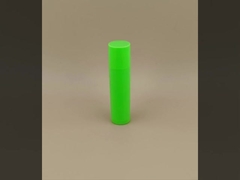 Маленькая гладкая зеленая помада с розовой крышкой для помады