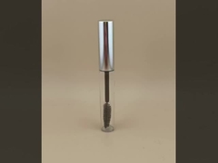 Щеточка для ресниц во флаконе с серебристой завинчивающейся крышкой для женщин