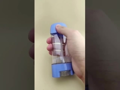 Прозрачная и гладкая упаковка бальзама для губ с голубой крышкой для помады