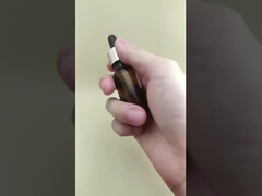 Нежный дизайн, маленькая прозрачная коричневая гладкая круглая бутылочка с пипеткой для ухода за кожей