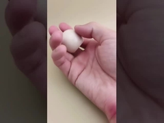 Белая пластиковая гладкая сферическая крышка для косметических флаконов