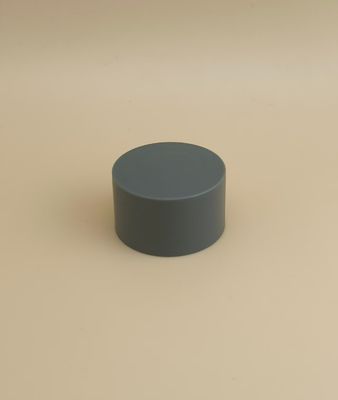 Серая пластиковая гладкая матовая крышка для косметических бутылок
